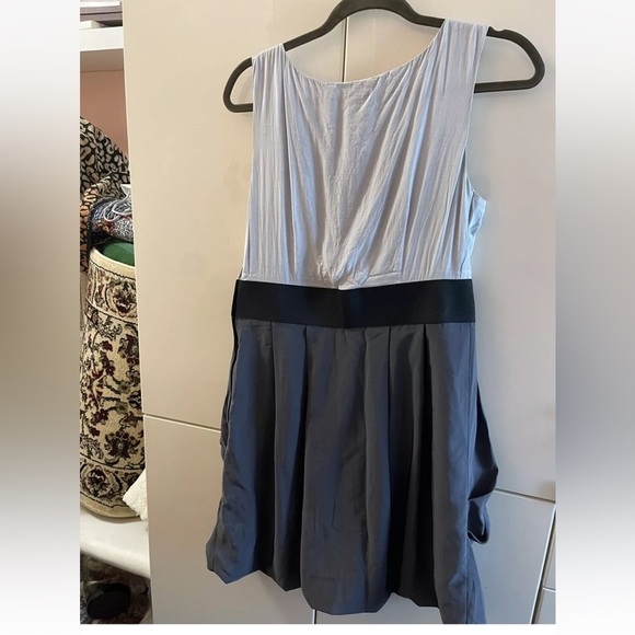 Elegant Two-Tone grey Sleeveless Dress H&M COLOR BLOCK BUBBLE  HEM SIZE 10 - Picture 6 of 8